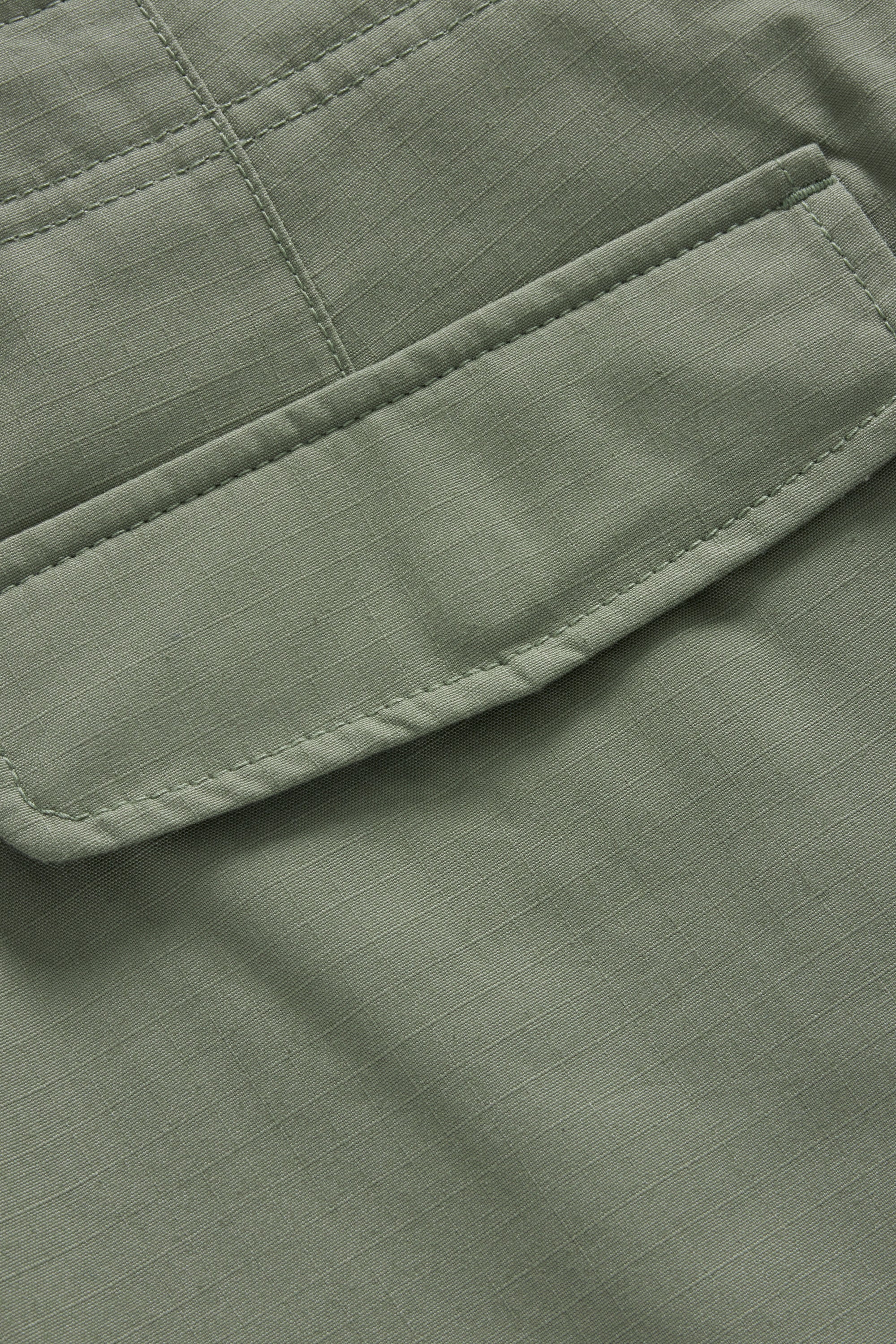 Lightweight Cargo Shorts - Light Olive